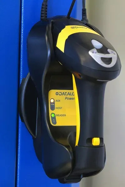 Zugriff per Kartenleser am Umlaufregal